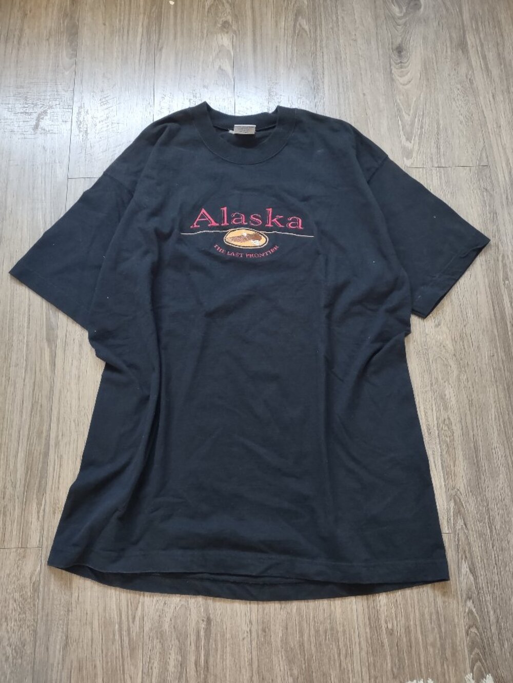 Alaska the last frontier eagle embroidered vintage made in u.s.a. XL t-shirt